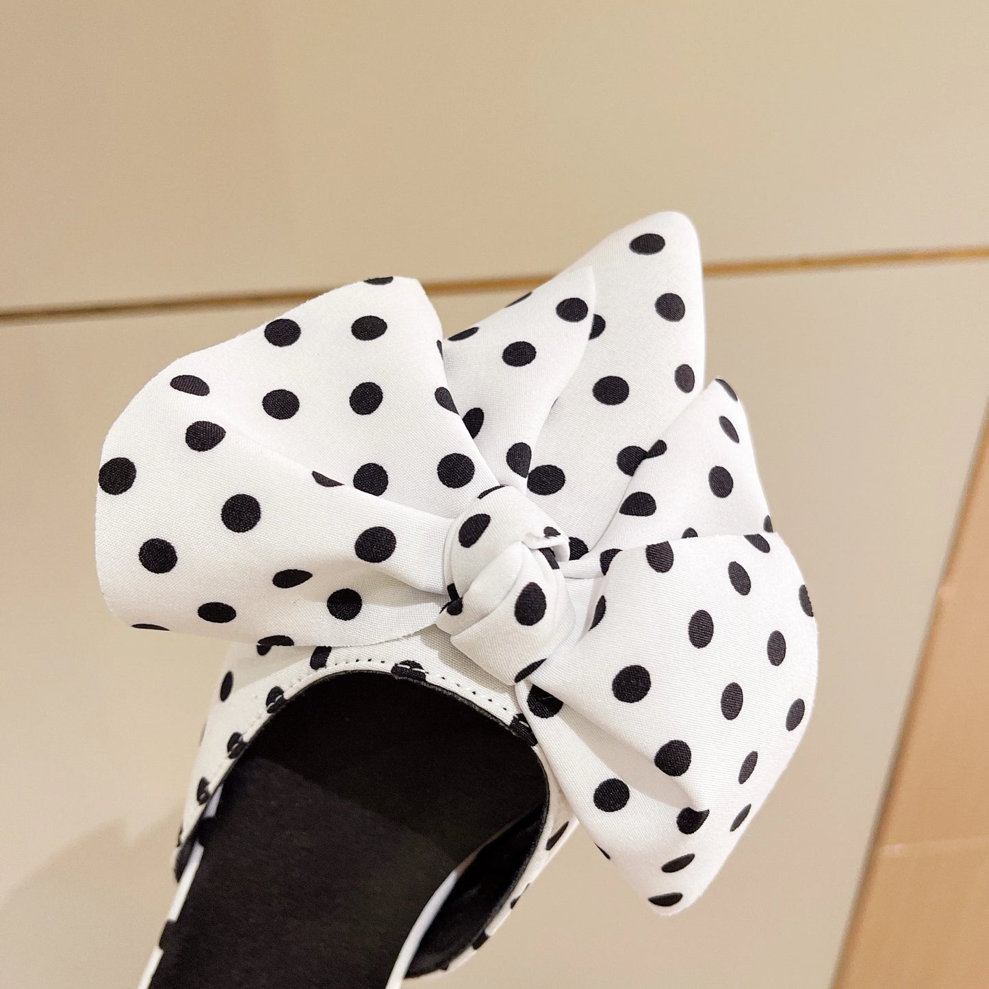 Slip-on Bowtie Slippers